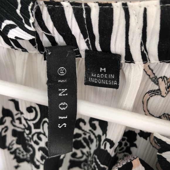 Sioni animal print ruffled collar sleeveless summer blouse - Picture 8 of 12